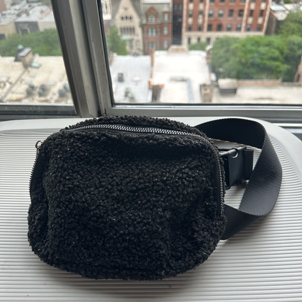 Black Textured Fanny Pack